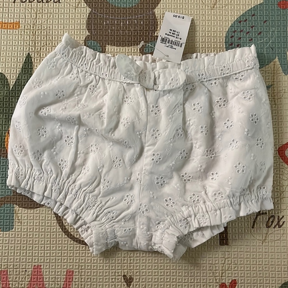NWT! Gap 6-12 M shorts